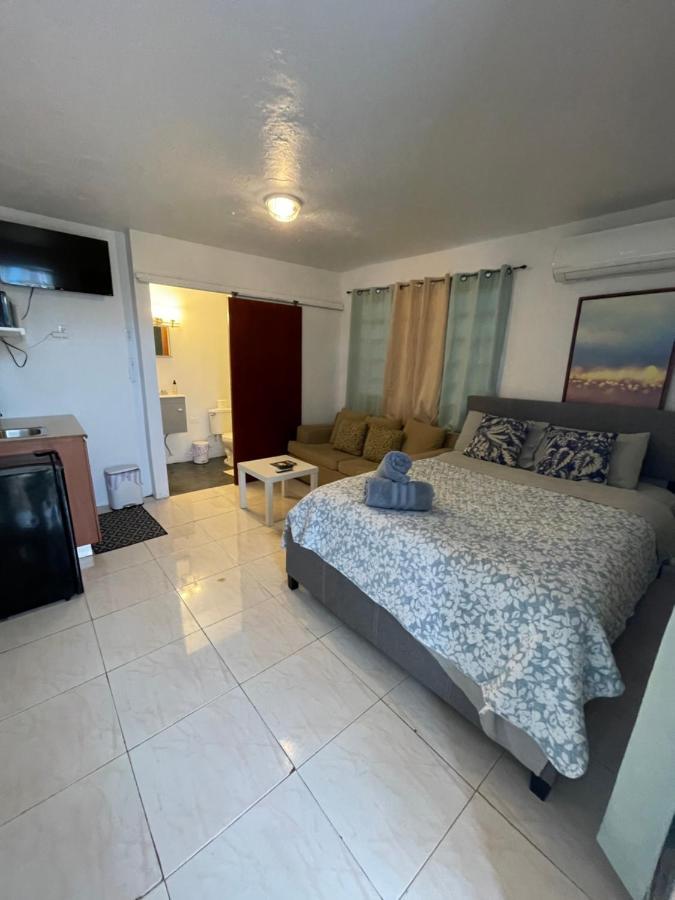 Las Olas Beach Apartments Αρεσίμπο Εξωτερικό φωτογραφία