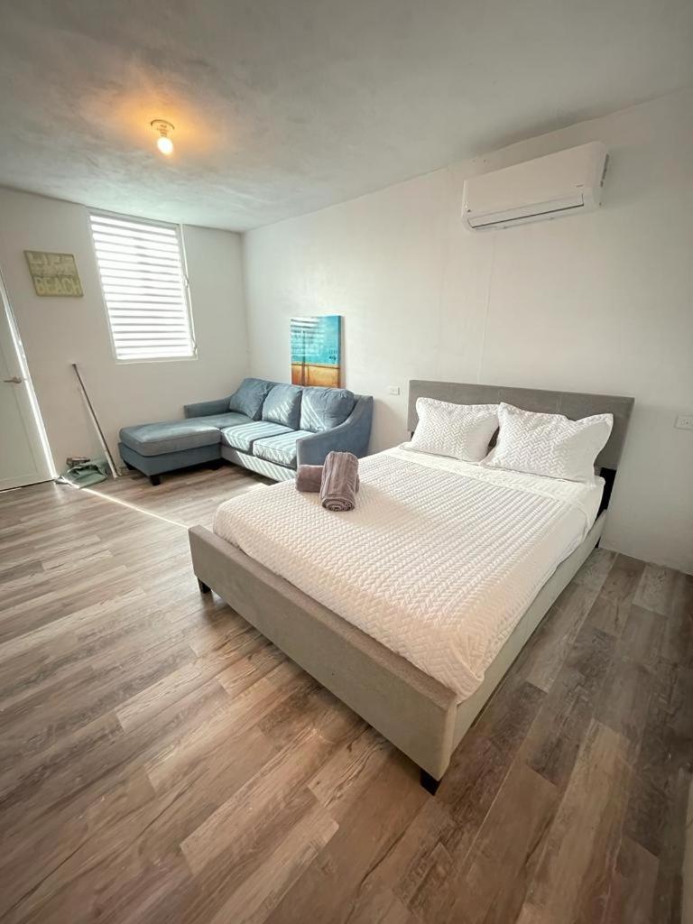 Las Olas Beach Apartments Αρεσίμπο Εξωτερικό φωτογραφία